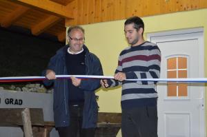 Športno igrišče osvetljeno z novimi reflektorji 6